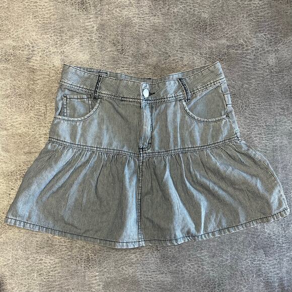Pinstripe Mini Pleated H&M Skirt - Picture 1 of 7
